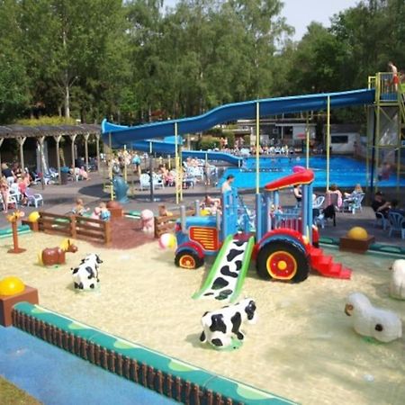 Te Huur: Leuke 4-Persoons Stacaravan Op Top Locatie! 헨덜루 외부 사진