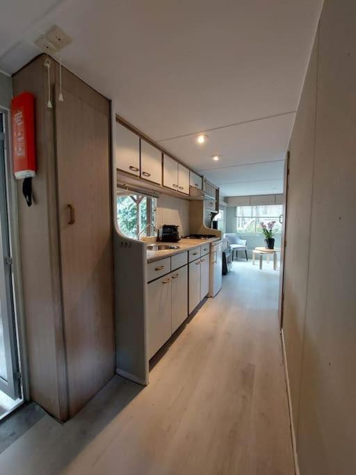 Te Huur: Leuke 4-Persoons Stacaravan Op Top Locatie! 헨덜루 외부 사진