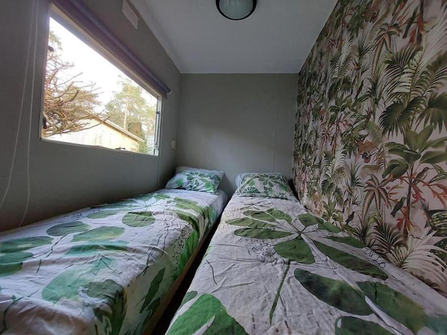 Te Huur: Leuke 4-Persoons Stacaravan Op Top Locatie! 헨덜루 외부 사진
